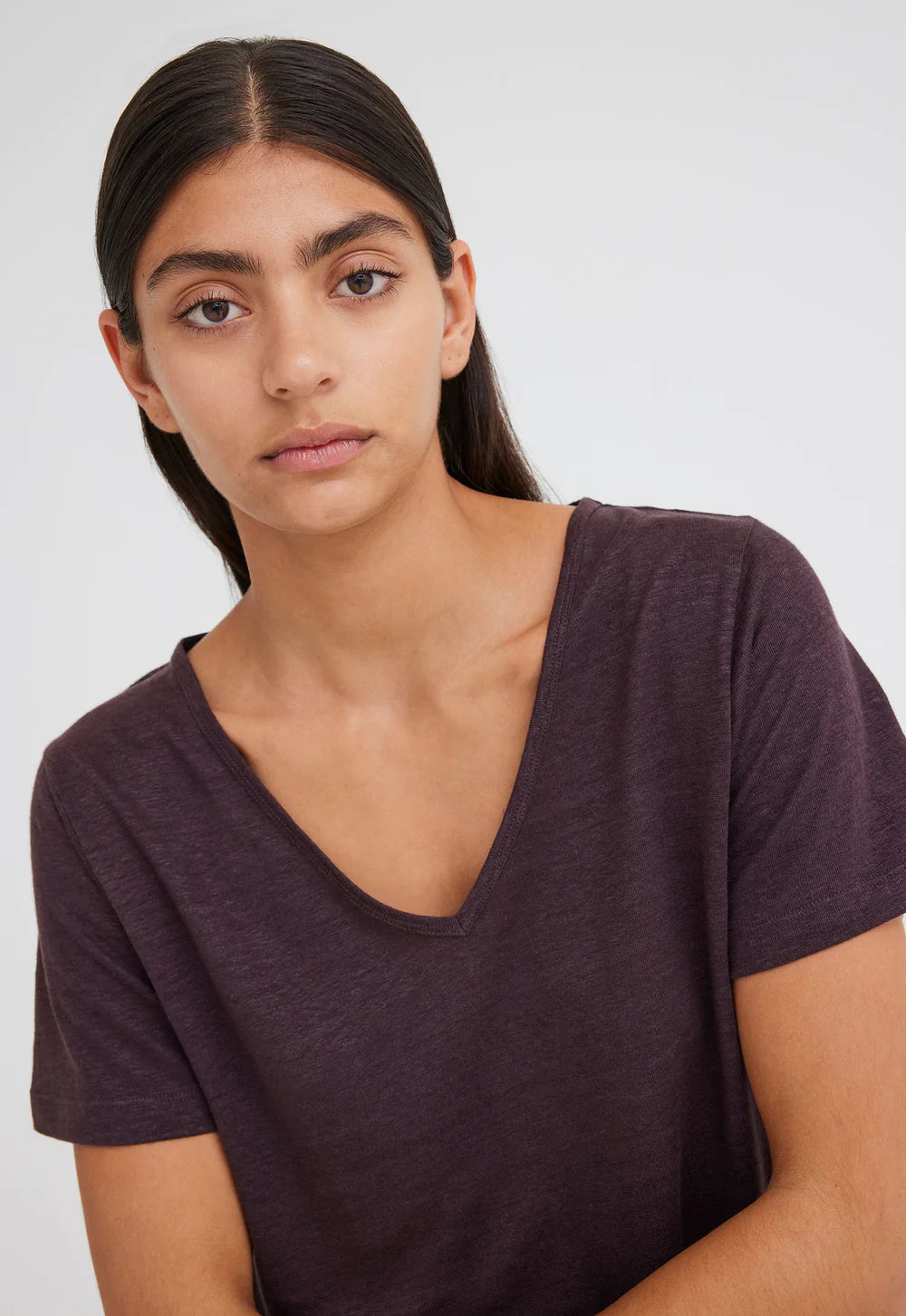 Andy Linen V Neck Tee - Arabica