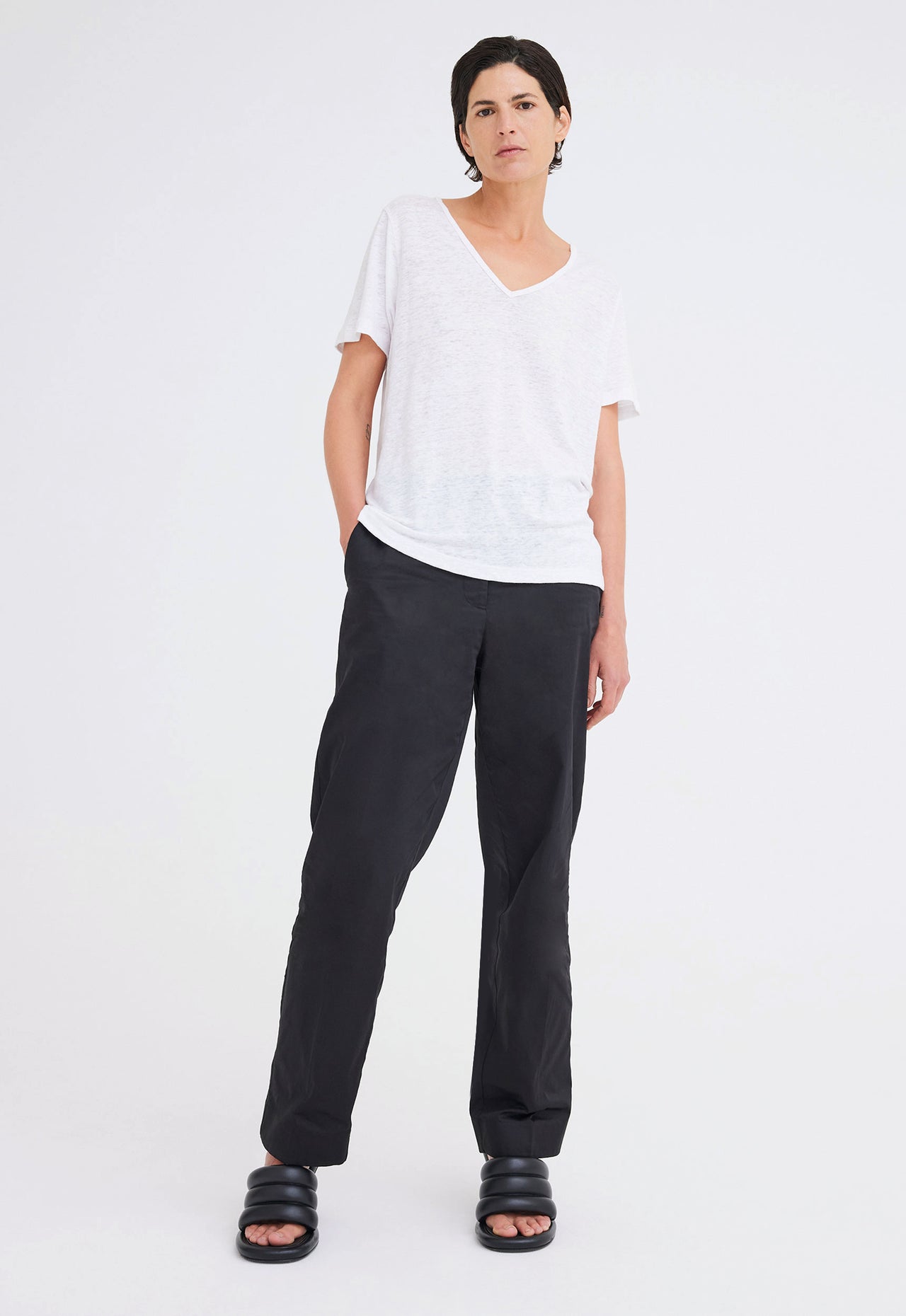 Andy Linen V-neck Tee - White